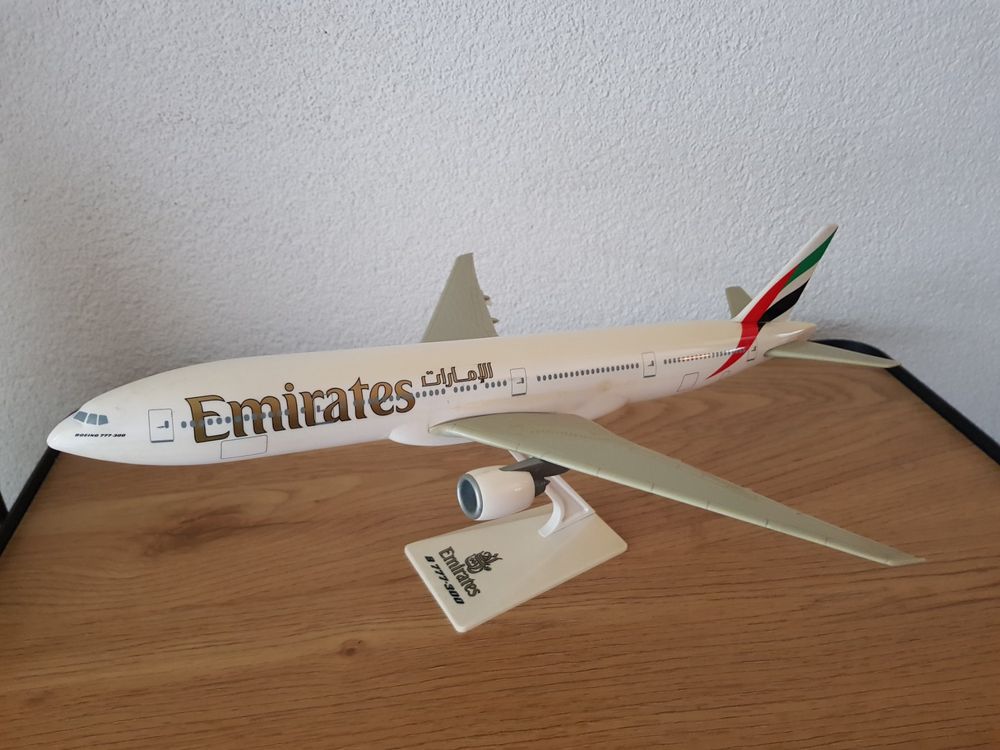 Flugzeugmodell EMIRATES AIRLINES Boeing 777 Kaufen Auf Ricardo