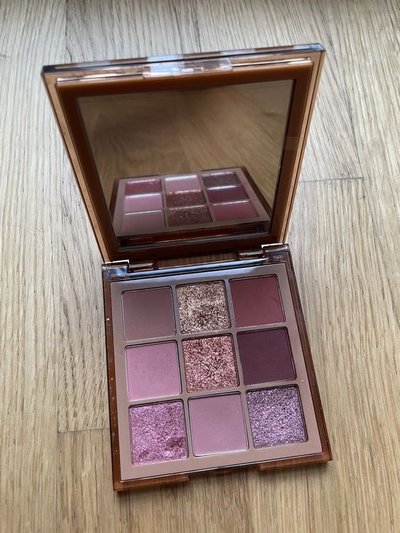 Huda Beauty Nude Medium Palette Gebraucht in Dübendorf für CHF 22
