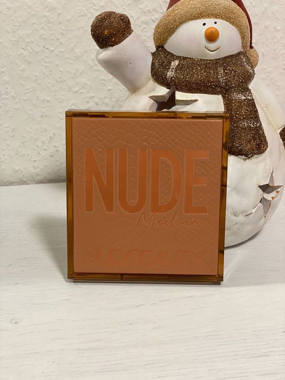 HUDA Beauty Nude medium Eyeshadow Gebraucht in Binningen für CHF 11