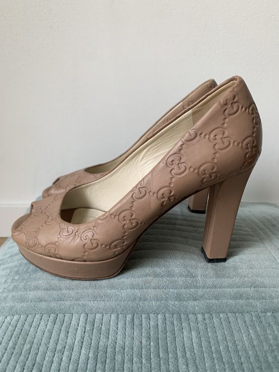 Gucci Peeptoe High Heels Gr 35 5 Leder Nude Mit Logo Kaufen Auf Ricardo