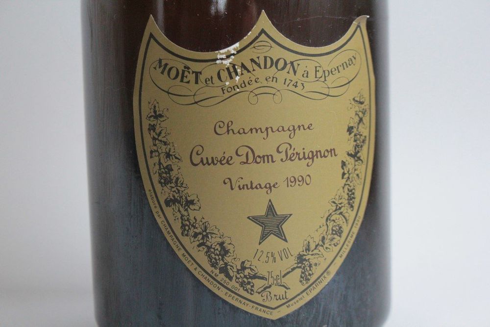 Champagne Brut Moët et Chandon DOM PERIGNON vintage 1990 Kaufen auf