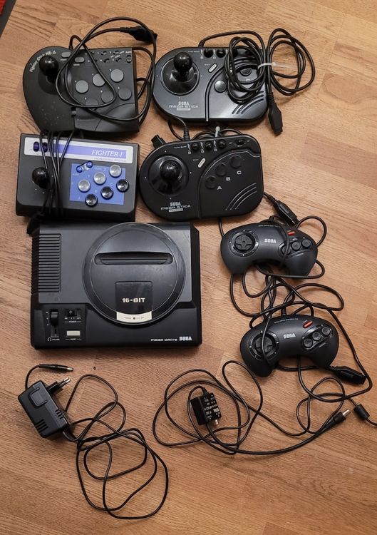 Sega Mega Drive Konsole Mit Viel Zubeh R Kaufen Auf Ricardo