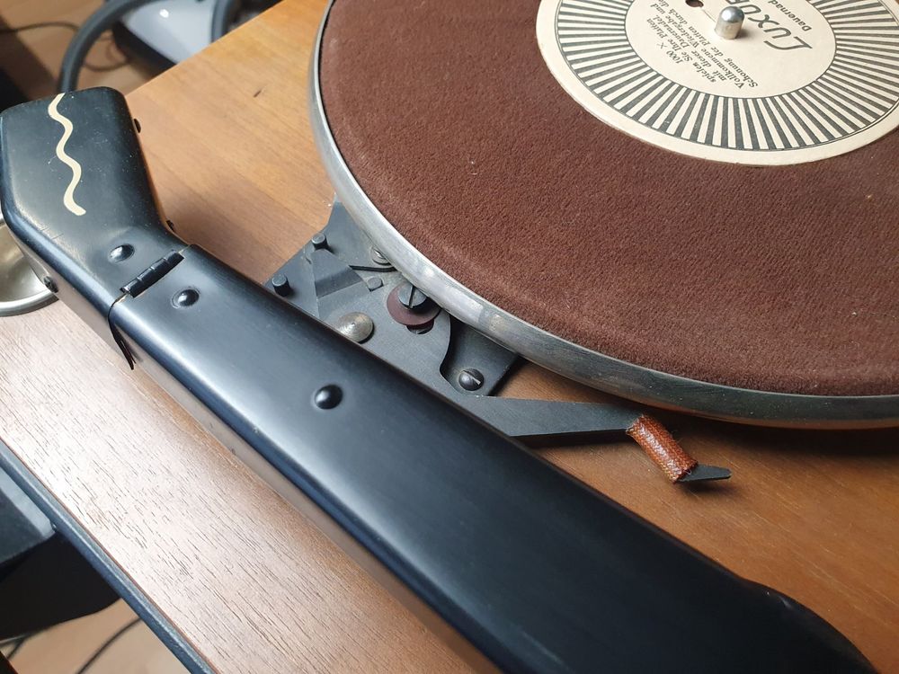 2 Stück Thorens Grammophon Plattenspieler Buch Holzzarge Kaufen auf