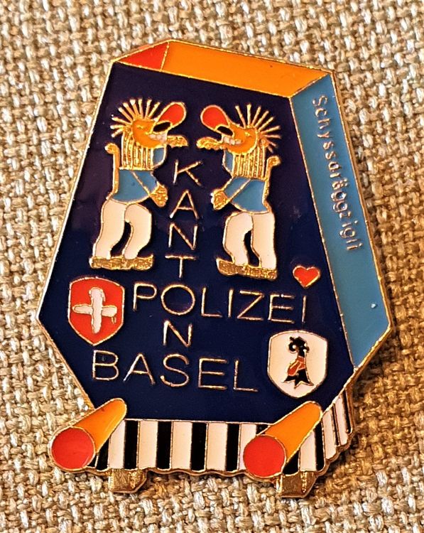 L Pin Kantons Polizei Basel Fasnacht Laterne Kaufen Auf Ricardo