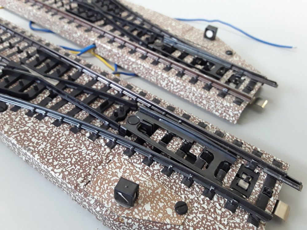 Märklin M Gleis elektr Weiche links und rechts Spur H0 Kaufen