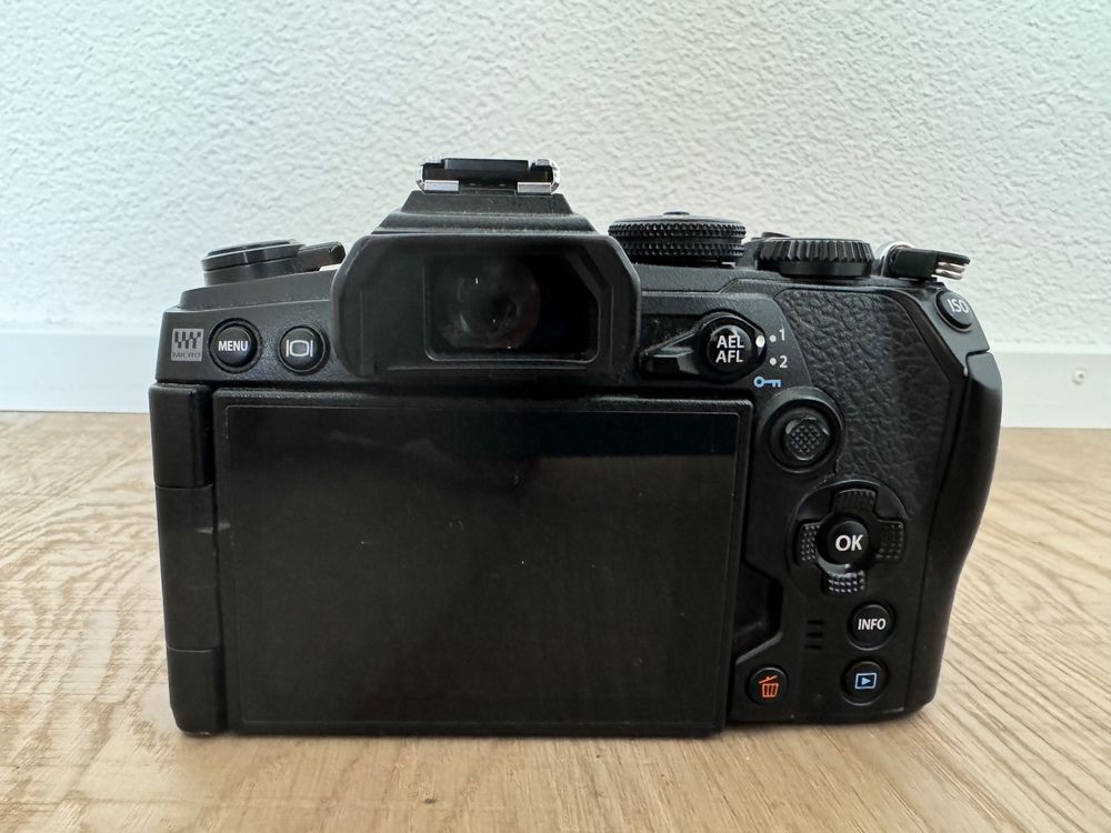 Olympus Om D E M Mark Iii Body Inkl Akkus Kaufen Auf Ricardo