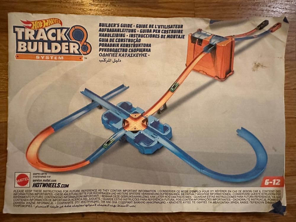 Hot Wheels Track Builder Box mit Zusatzteilen Gebraucht in Zürich für