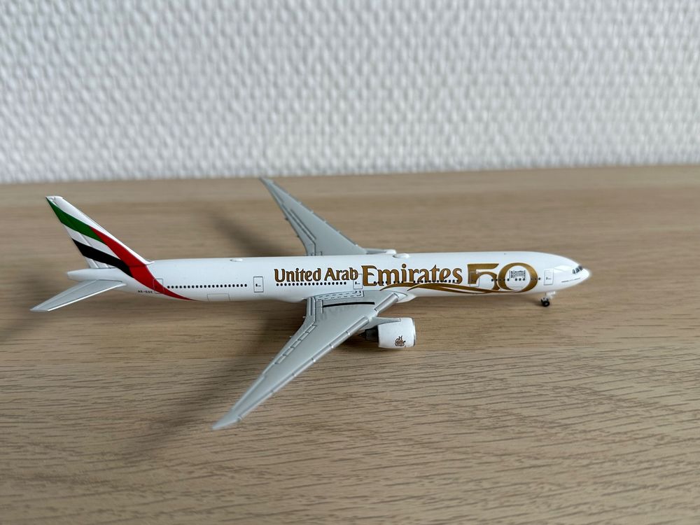 Emirates Boeing 777 300ER UAE 50th Years Herpa Wings Kaufen Auf Ricardo