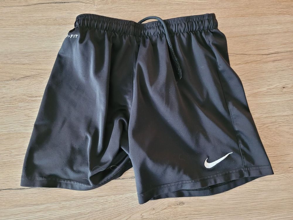 Nike Kurze Sporthosen Kaufen Auf Ricardo