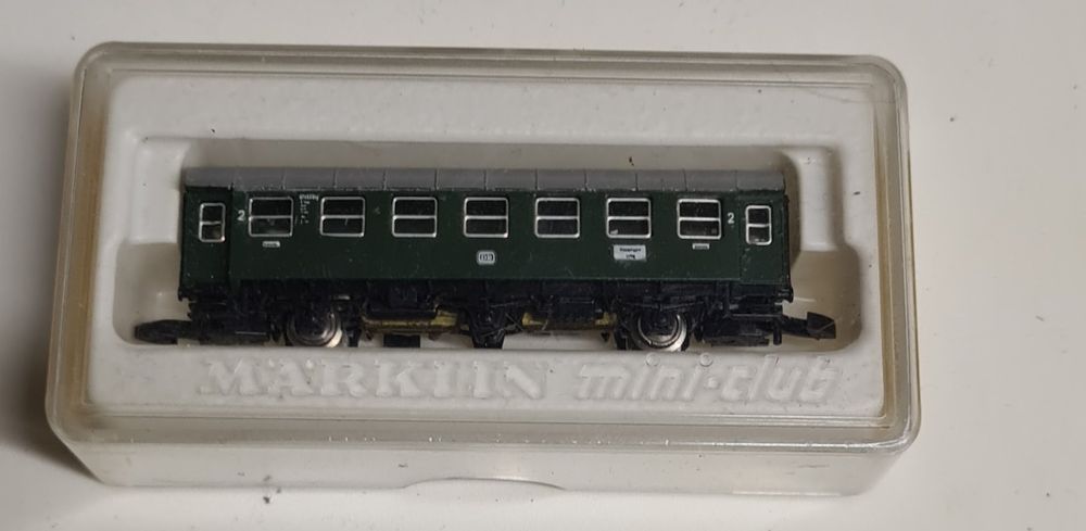 Märklin Spur z 8707 2 achsiger Personenwagen 2 Klasse der DB Kaufen