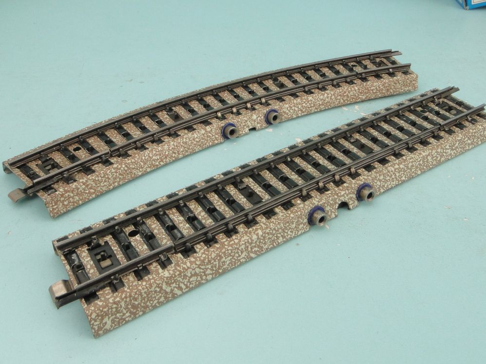 Märklin M Gleis 2 X Kontaktgleis 1 Gerade und 1 Bogen Kaufen auf