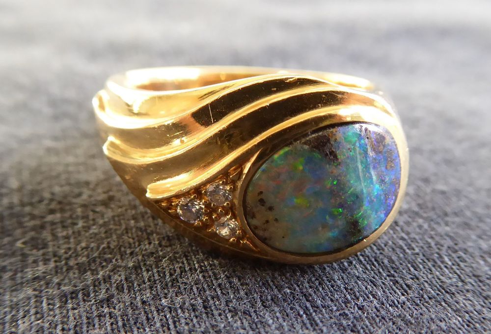 Ring Aus Gelbgold Mit Opal Und Brillanten Kaufen Auf Ricardo