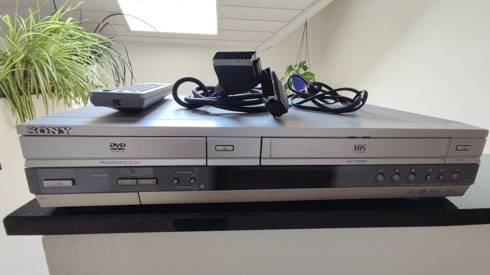 Vhs Dvd Kombi Recorder Slv D P Von Sony Kaufen Auf Ricardo