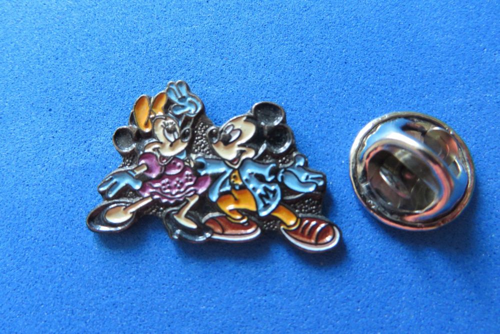 PIN S PIN DISNEY MINNIE MOUSE MICKEY MAUS Kaufen Auf Ricardo