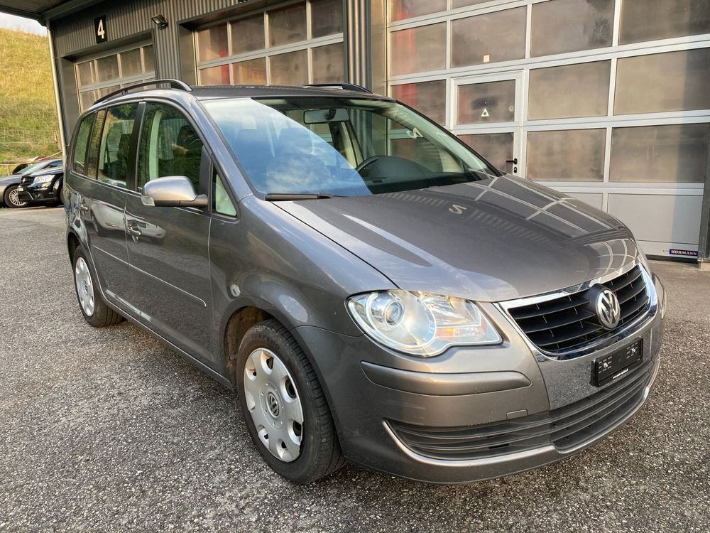 VW Touran 2 0 TDI B04 7 Plätze ab MFK Kaufen auf Ricardo