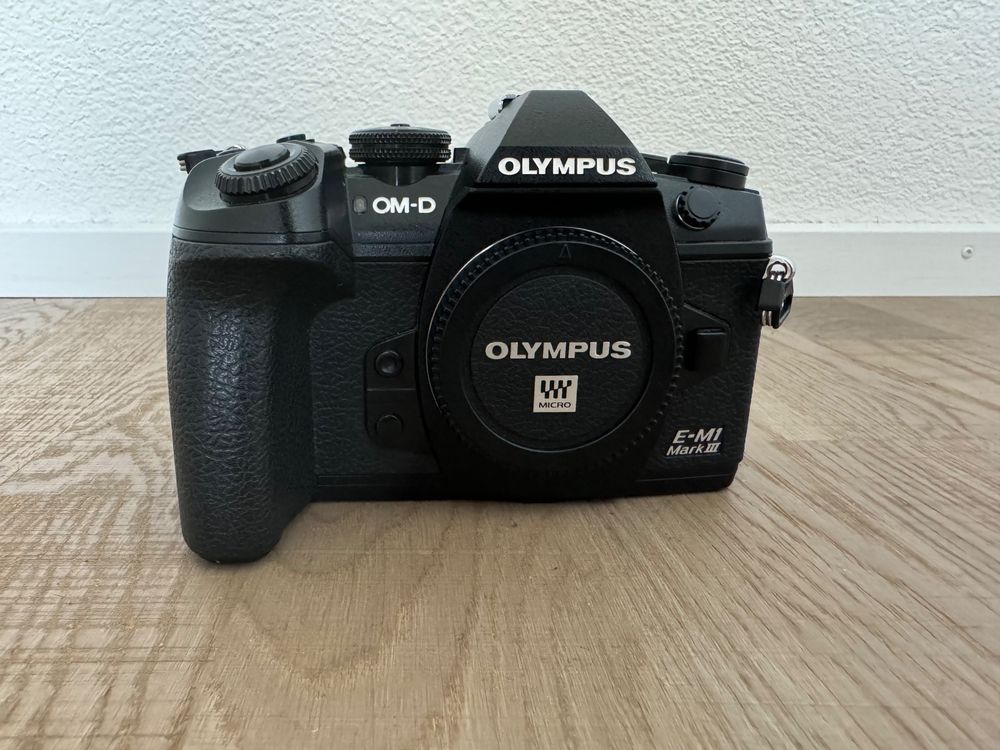 Olympus Om D E M Mark Iii Body Inkl Akkus Kaufen Auf Ricardo