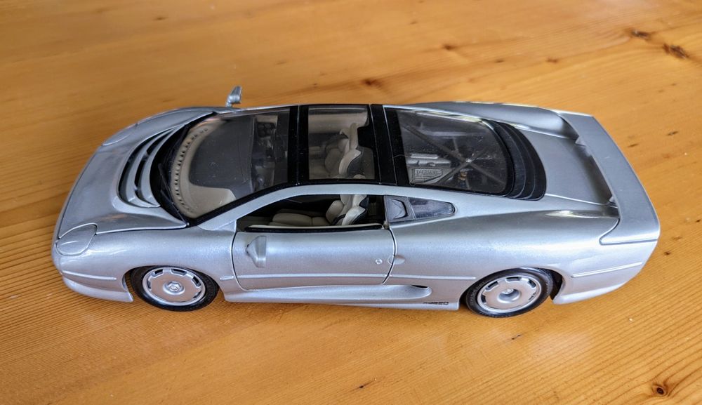 Jaguar Xj Sch Nes Modell Masstab Von Maisto Kaufen Auf Ricardo