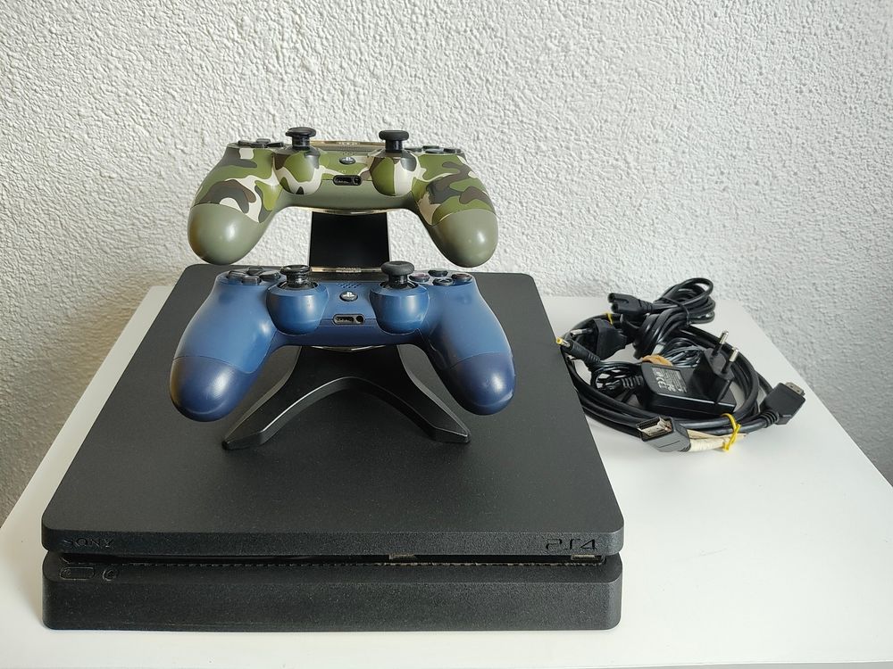 PS4 Mit 2 Controller Und Spielen Kaufen Auf Ricardo