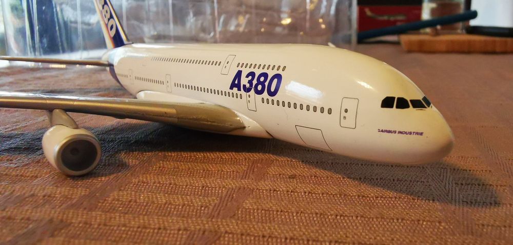 Flugzeug Modell Airlines A380 Airbus Kaufen Auf Ricardo