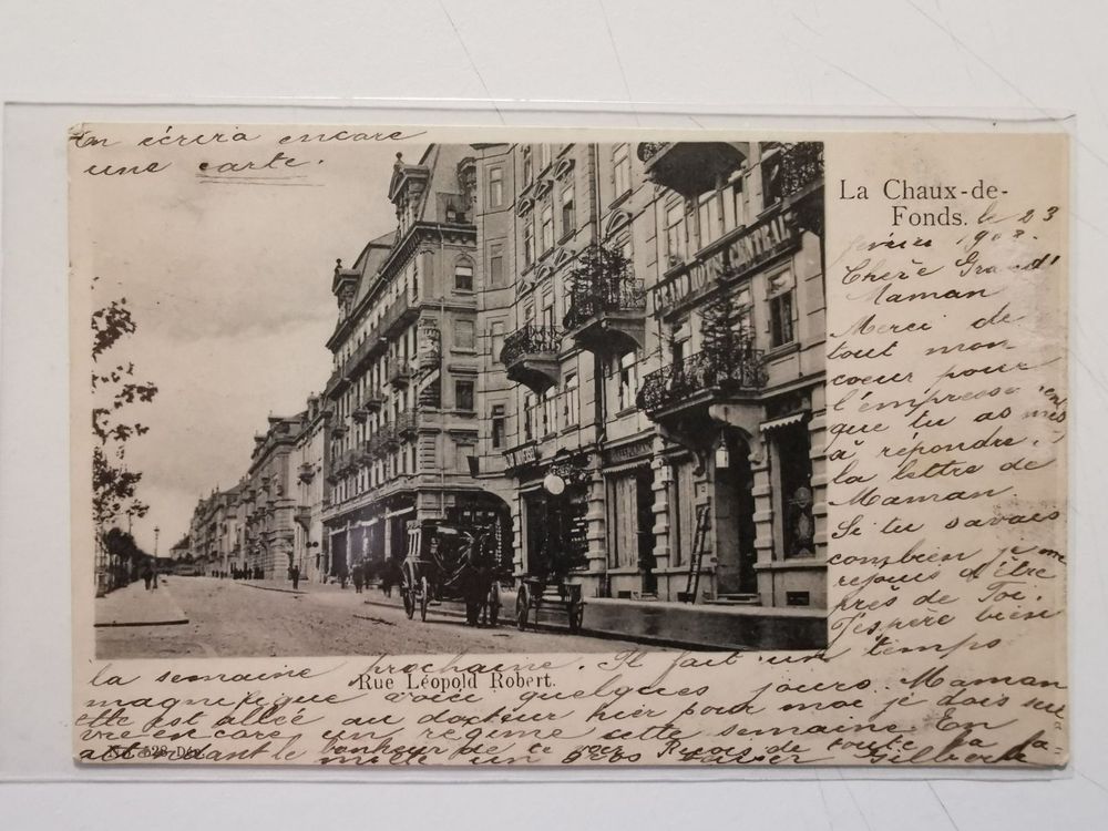 Ancienne CP de La Chaux de Fonds Rue Léopold Robert 1909 Kaufen auf