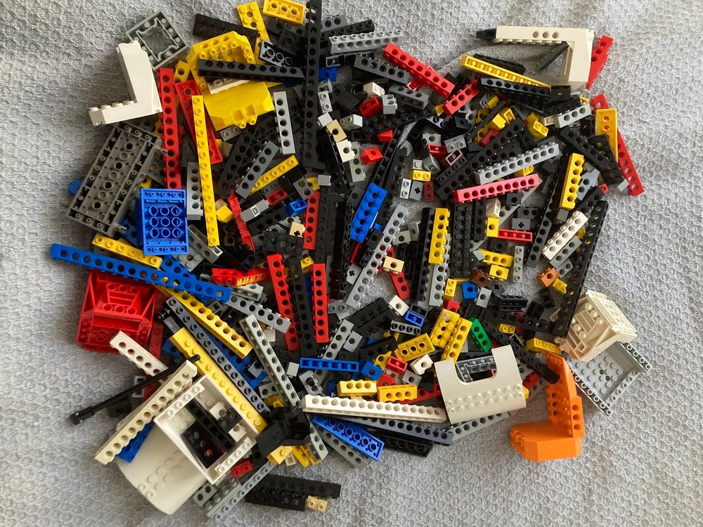 900 Gramm Lego Technik Gerade Lochbalken Und Spezielle Kaufen Auf Ricardo