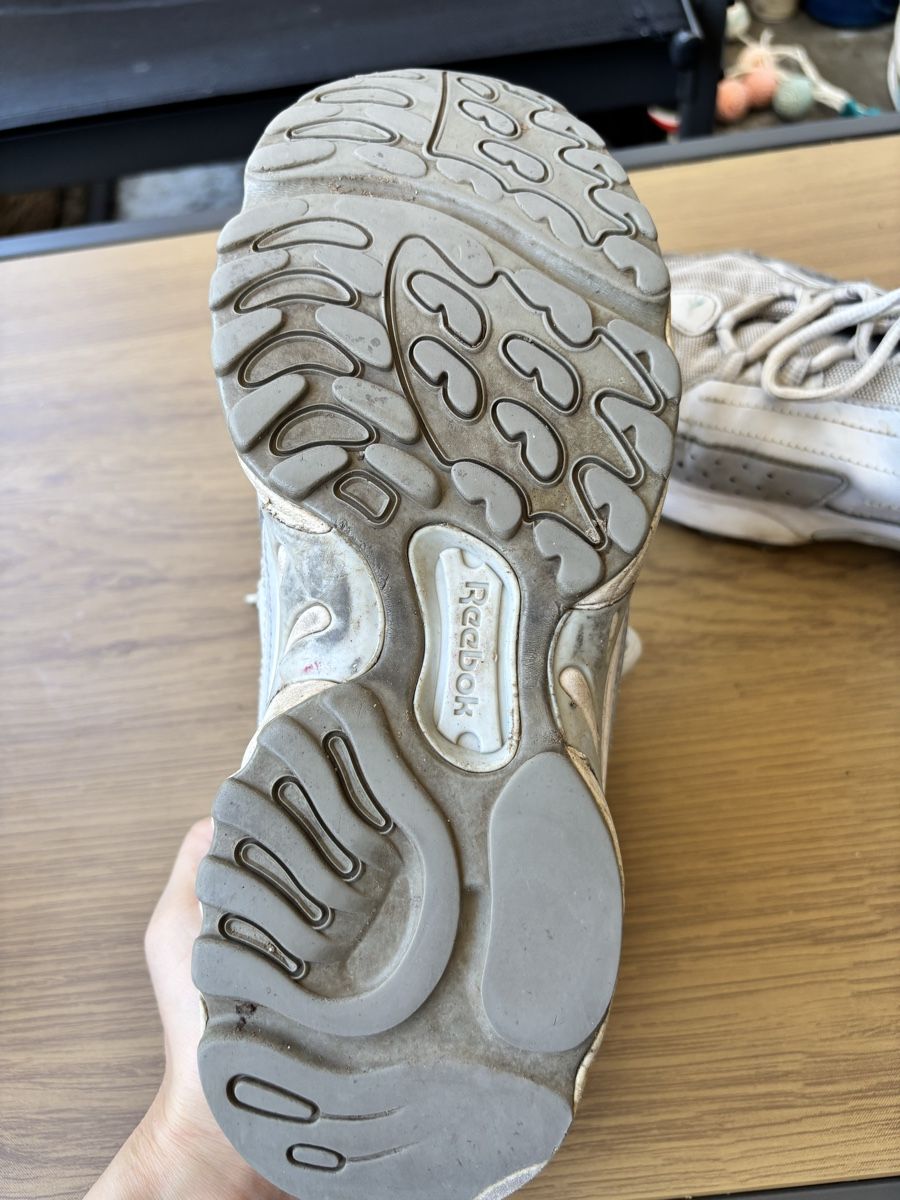 Reebok Scarpe da donna: Reebok Sneakers grey size 38.5 used with defects – Difettoso da Le Grand-Saconnex venduto da mar_wby6 8
