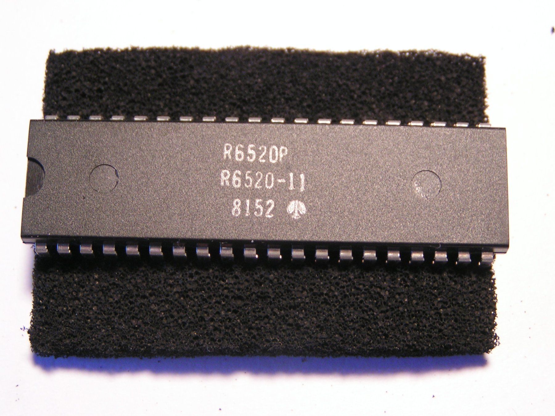 Elektronikbauteile: obsoleter PIA (Peripheral Interface Adapter)  R6520 – Neu (gemäss Beschreibung) aus Nussbaumen AG von Muerik