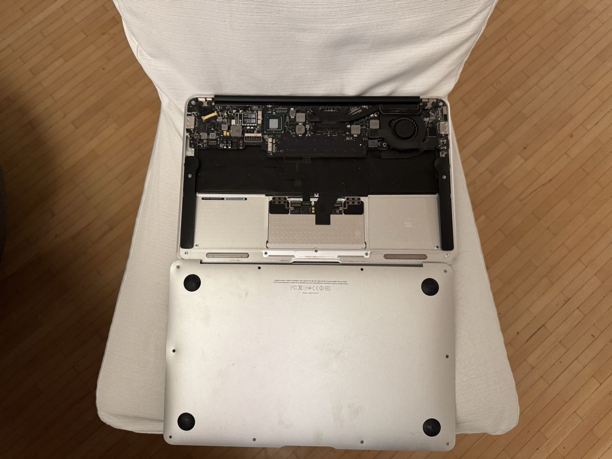 Apple Notebook: MacBook Air 11 Zoll  – Difettoso da Adliswil venduto da Busys 1