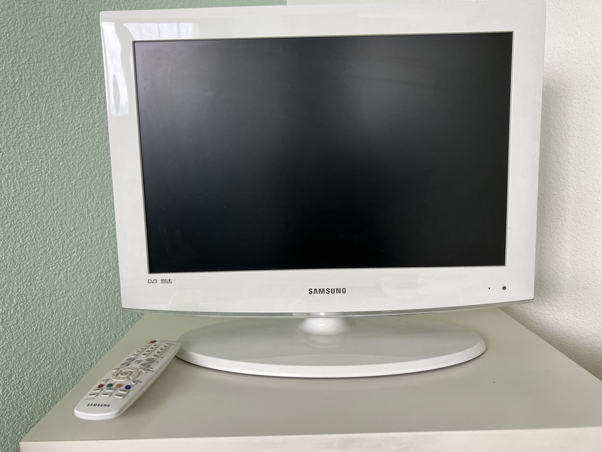 Fernseher: Fernseher – Gebraucht aus Olten von Primavera2022