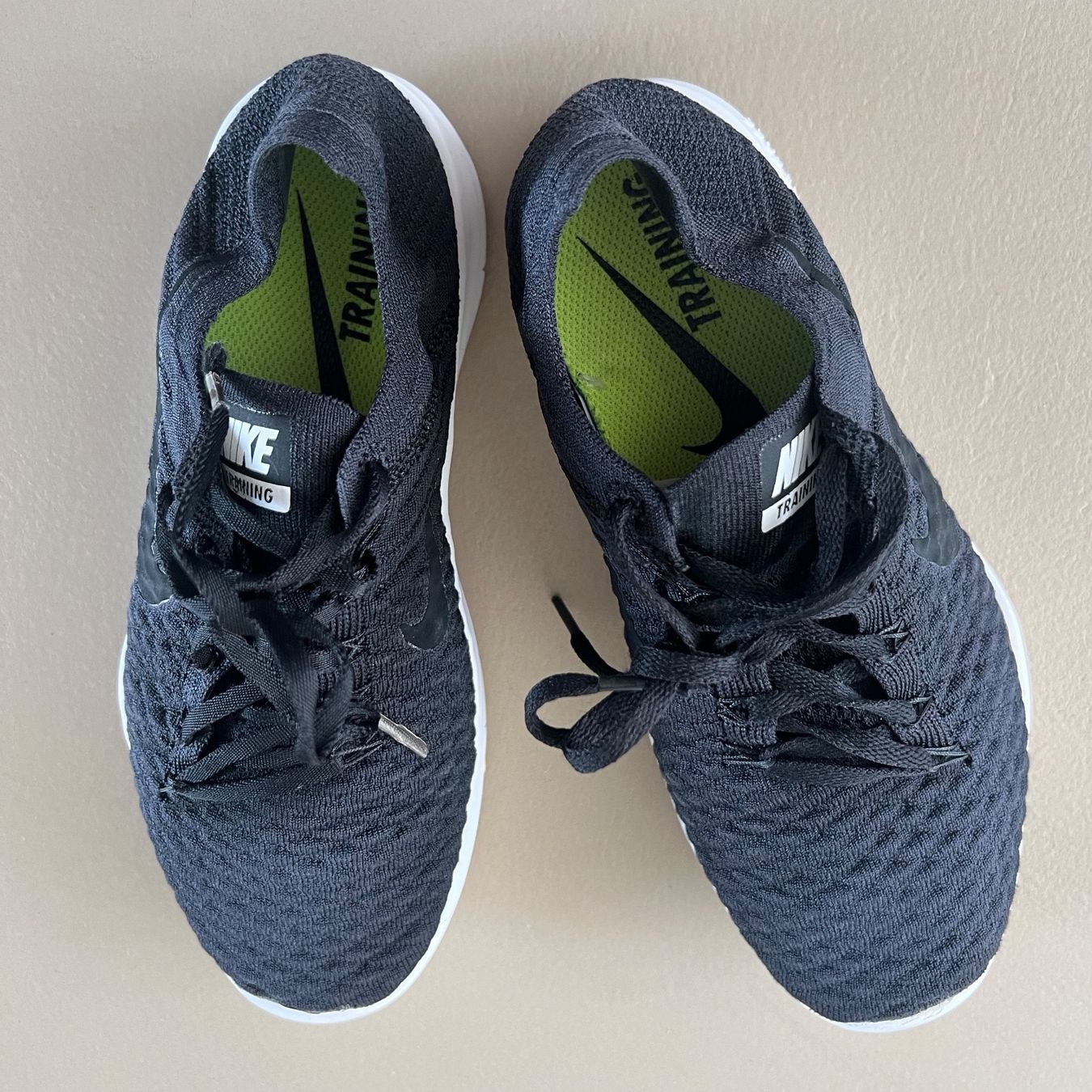 Nike Damenschuhe: NIKE Free Sneakers 🖤 – Gebraucht aus Zürich von ClosetQueen 4