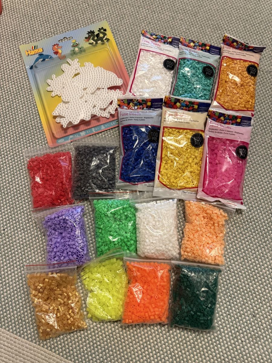 Kit bricolage: Bügelperlen + Hama Motiven  Neu – Nuovo e nell'imballaggio originale da Zürich venduto da Gross9