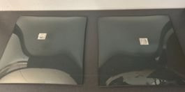2x elegante Deko-Teller mit leichter Wölbung nach oben