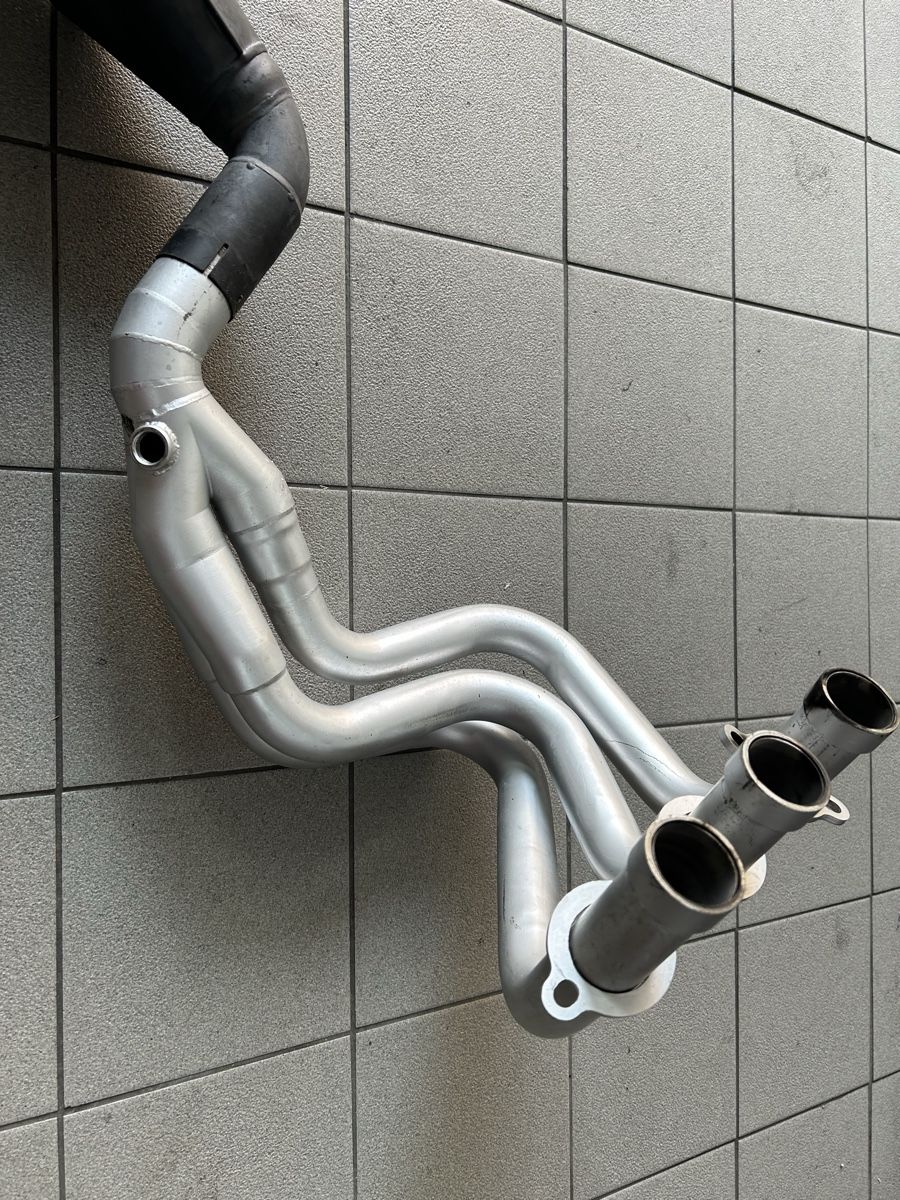 Yamaha Sistemi di scarico: Ligne échappement ixil Yamaha mt09 – Usato da Ecublens VD venduto da RodrigoFortunato249 3