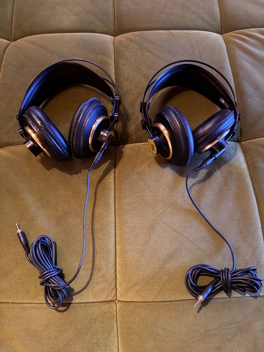 Akg Cuffie: AKG K240 Studio Kopfhörer - 2 Stück! – Usato da Gwatt-Thun venduto da D3af 2