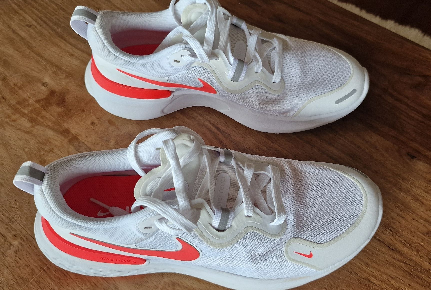 Nike Scarpe da uomo: Nike React Laufschuhe, weiss-orange, Grösse 41, Neu – Nuovo (secondo la descrizione) da Hinwil venduto da Sunnestraal 1