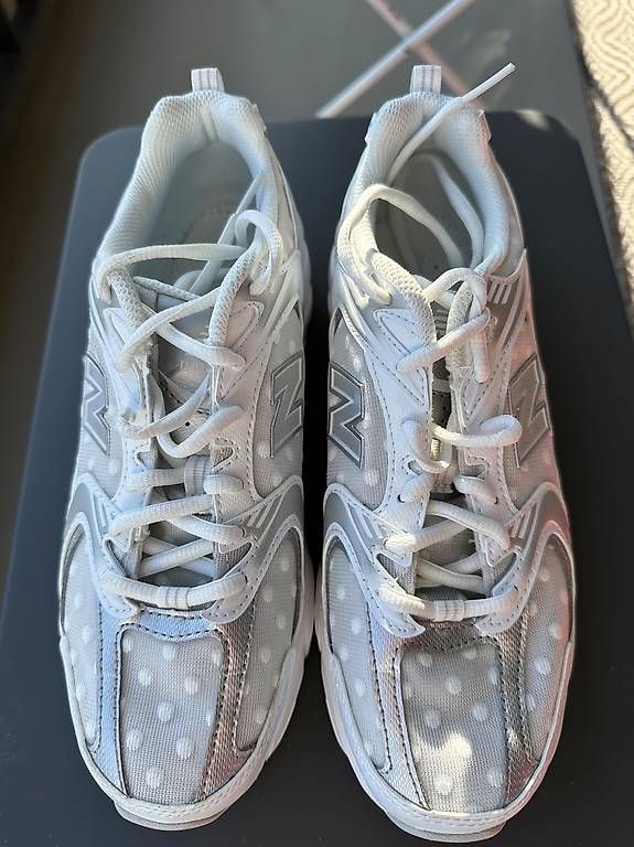 Scarpe da donna: New Balace Sneaker, neu, Gr. 39.5 – Usato da Herrenschwanden venduto da Nikolausi72