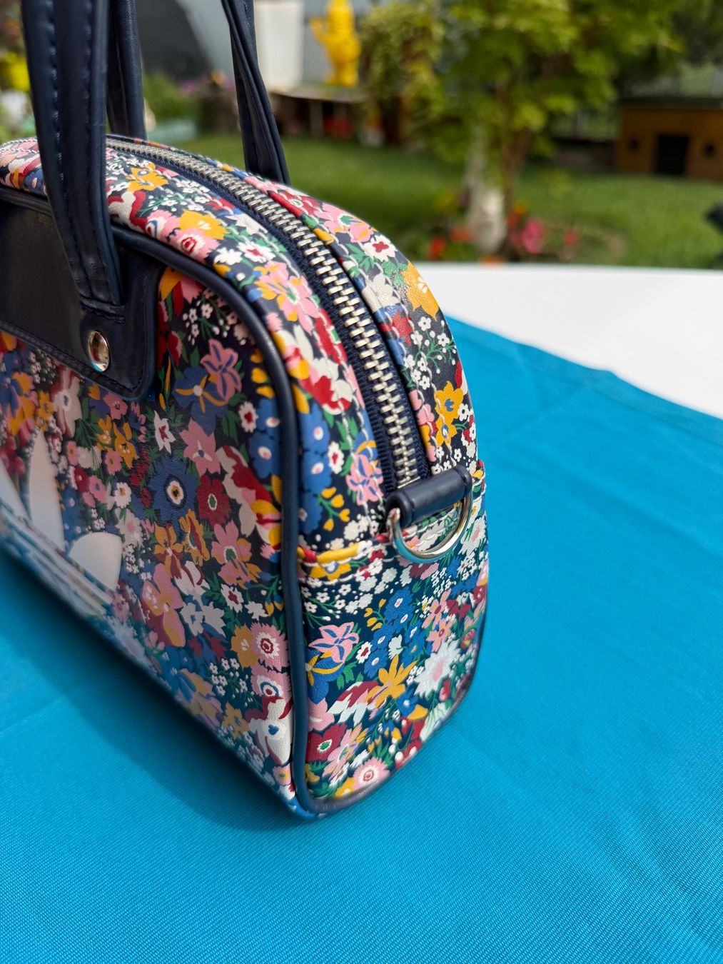 Borse da donna: Adidas Handtasche ab fr. 1.00 – Usato da Cugnasco venduto da tizianaq 1