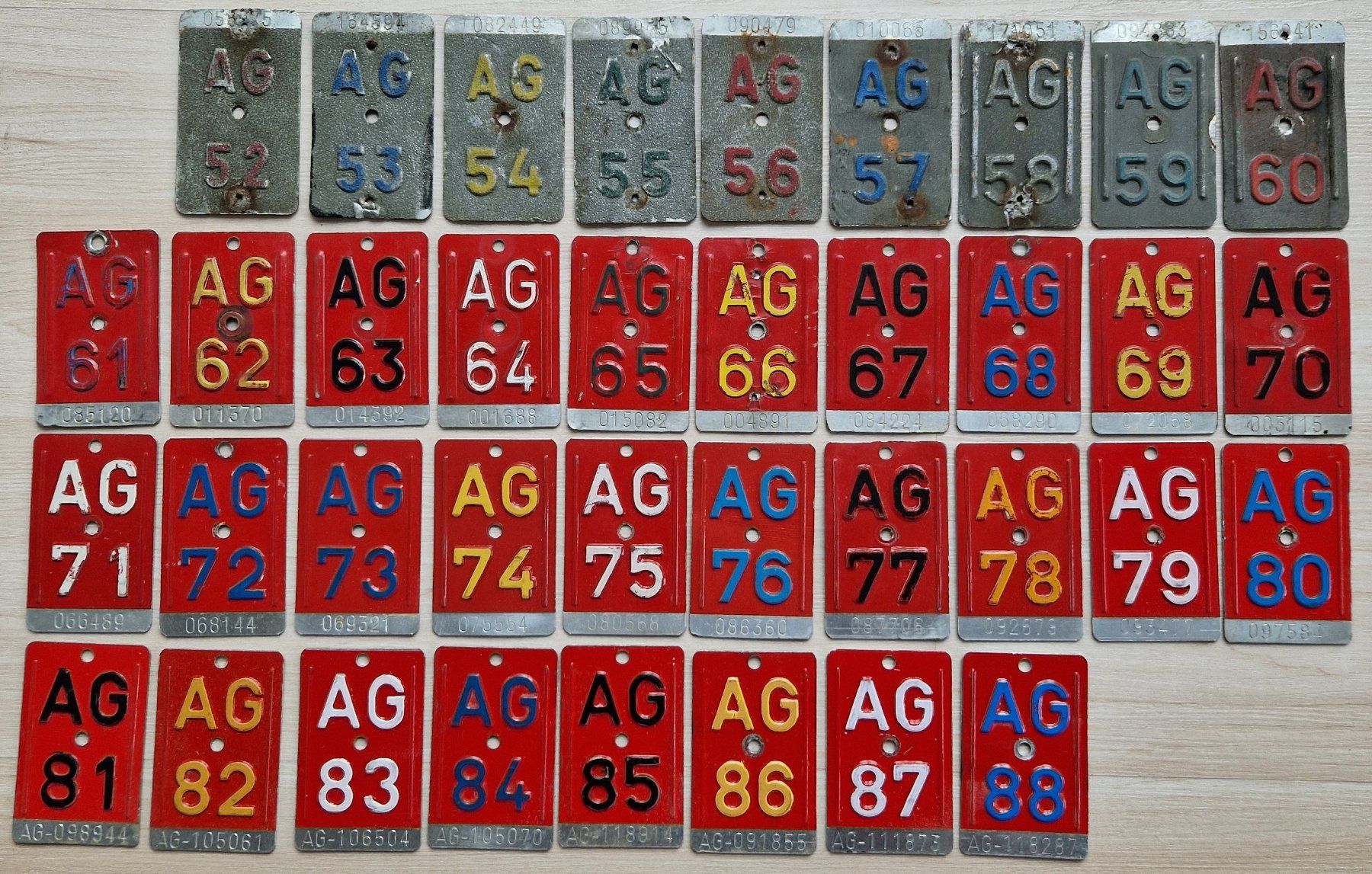 Schilder: Velonummern AG 52-88 komplett – Gebraucht aus Hirschthal von Needfulthings