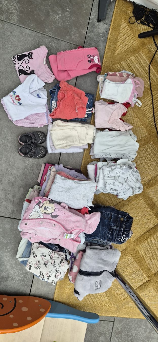Lotti & Set di vestiti: kleiderpaket 74/80 Mädchen – Usato da Hergiswil NW venduto da JenniferKn