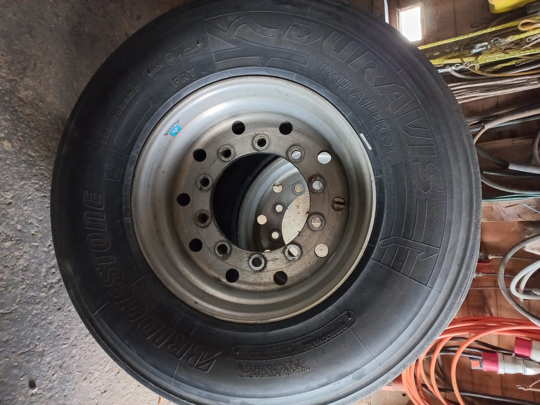 Pneumatici & Ruote complete: LKW-Räder, 4 Scheibenräder 385/65R22.5 – Usato da Vallorbe venduto da SMBS1 2