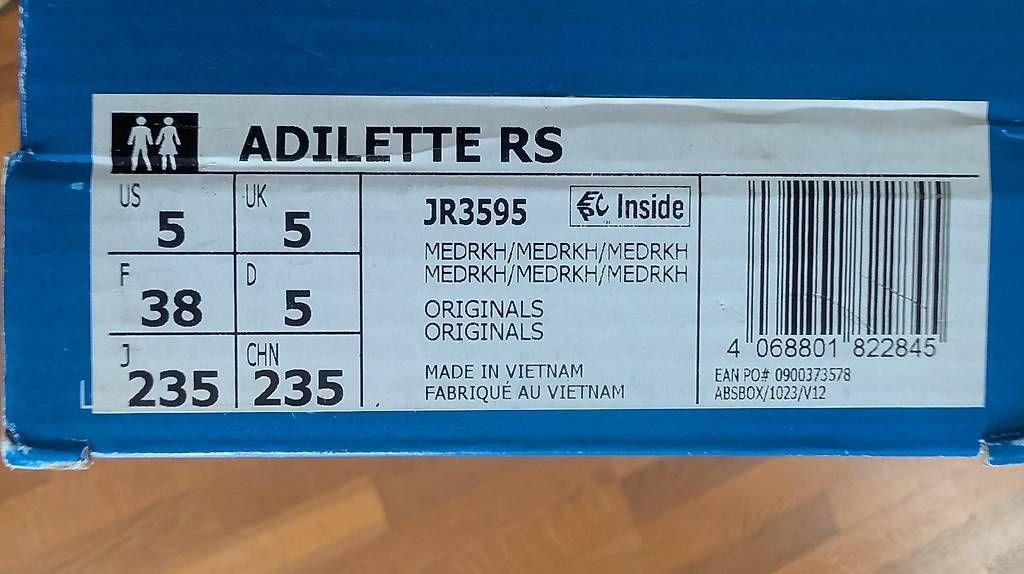 Damenschuhe: Adilette – Gebraucht aus Epsach von RM96 2