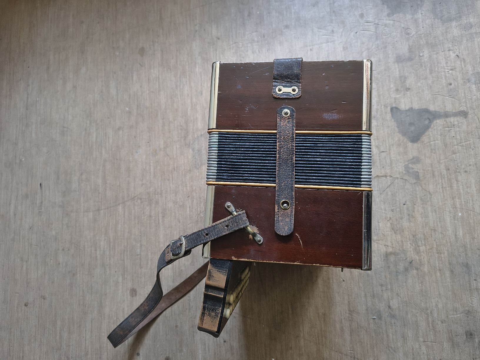 Strumenti musicali: Accordéon Amati – Usato da La Chaux-de-Fonds venduto da ZahidC 4