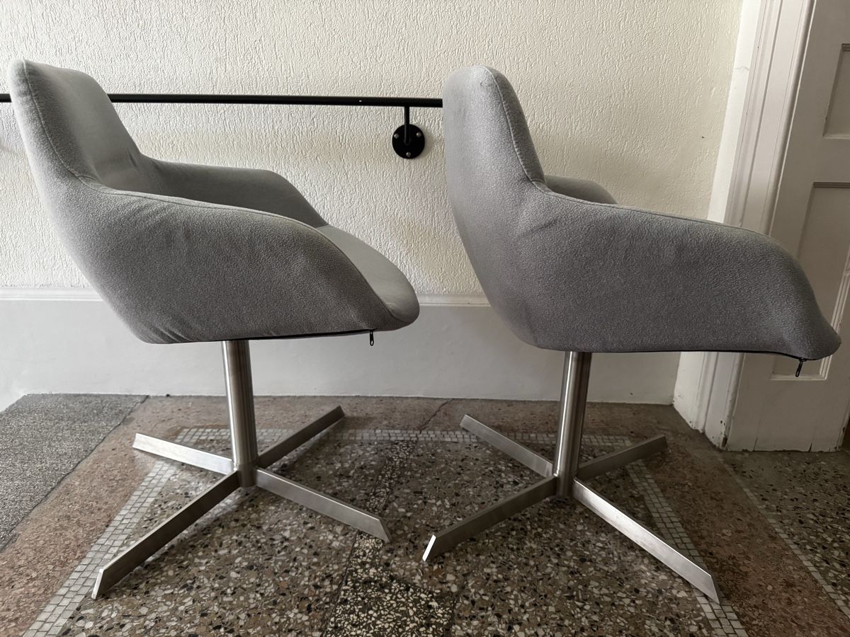 Interio Fauteuils: 2 Sessel Interio SOTA Soffbezug hellgrau Metallfuss drehbar – D'occasion à Zürich par Nobs1 5