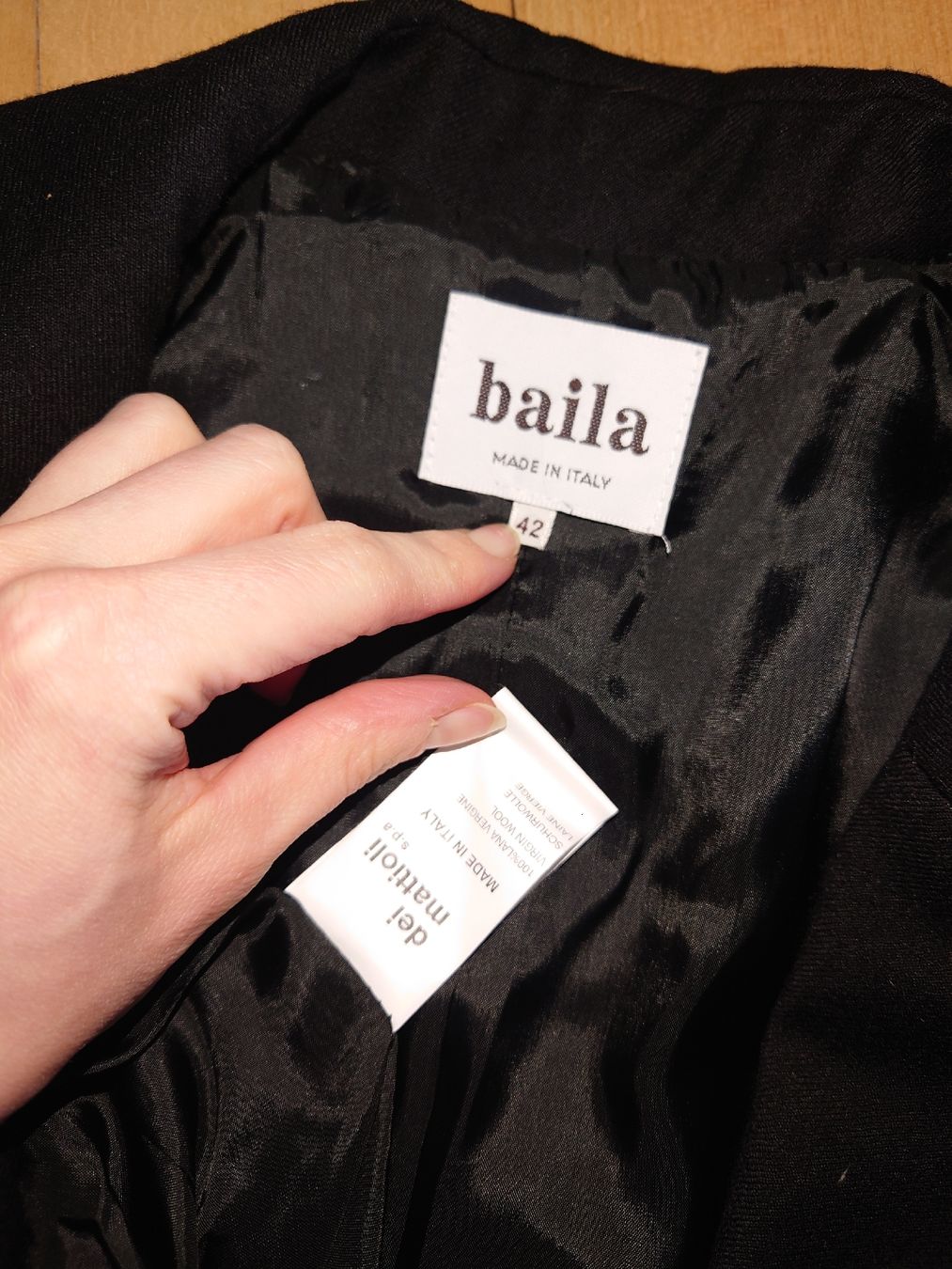 Giacche: BAILA Blazer it42 mit Strassknöpfen – Usato da Baden venduto da agora_newgeneration 5