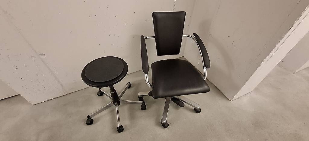 Poltrone: Coiffeursessel & Hocker – Usato da Buchs ZH venduto da Alvi68