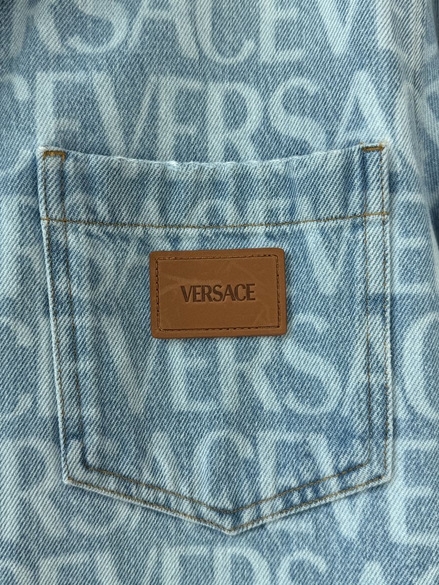 Versace Chemises: Bellissima camicia in Denim con logo Versace – Neuf avec emballage d'origine à Castagnola par BlondiePosh 1