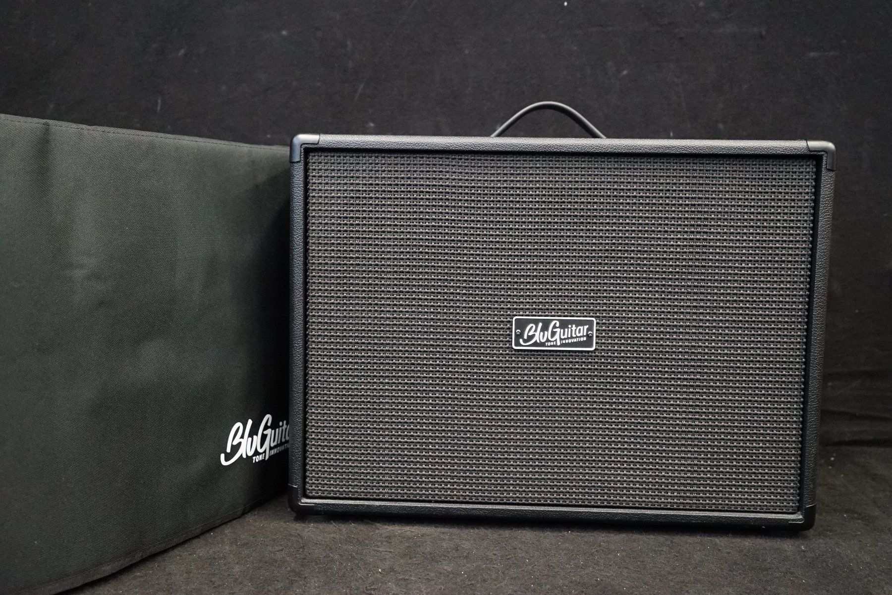 Amplificatori: BluGuitar Fat Cab 1x12'' Gitarrenbox – Usato da Ortschwaben venduto da Musictrade