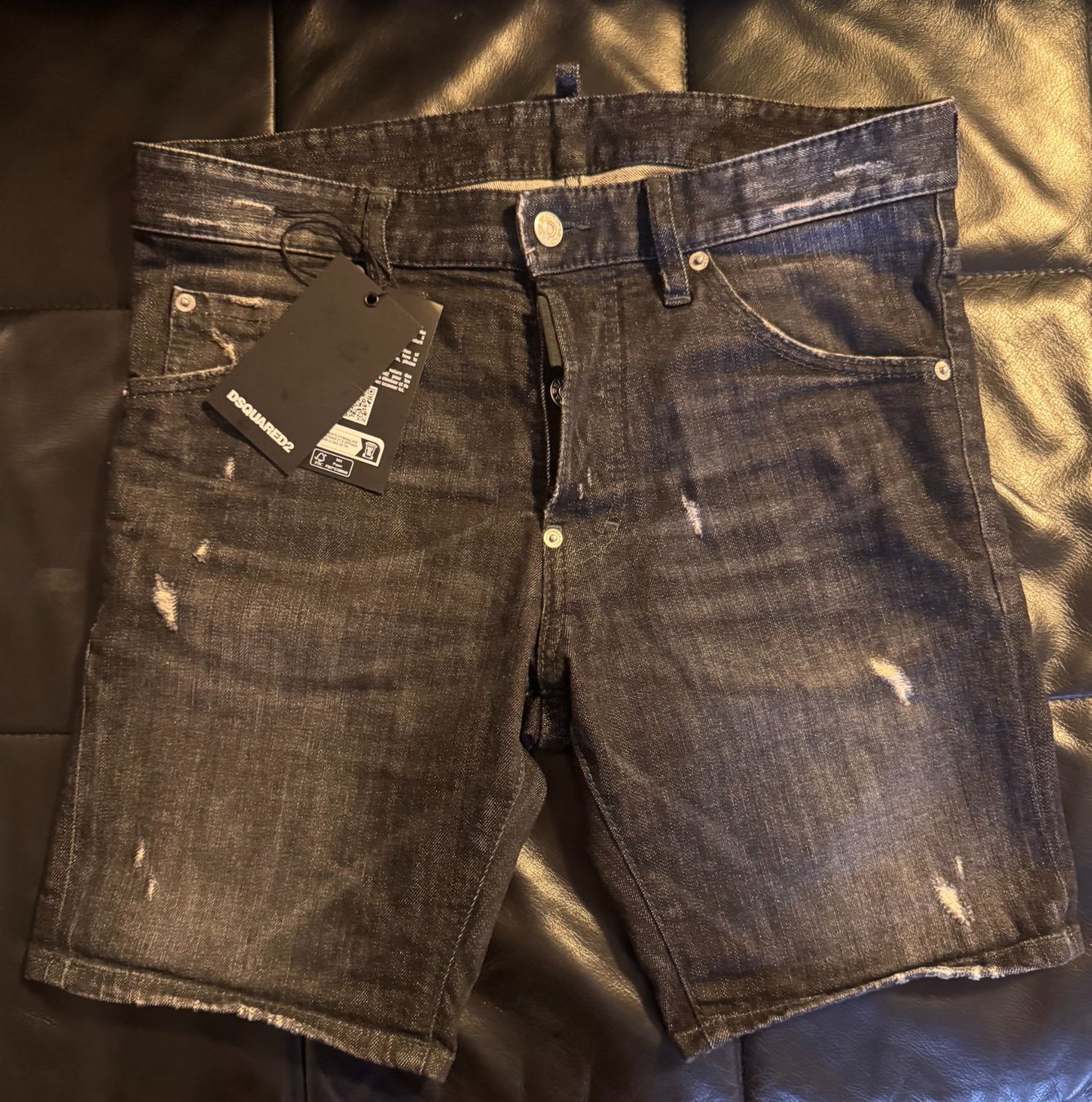 Dsquared2 Jeans: DS2 DSQuared2 Denim Shorts Bermuda - Black – Usato da Canobbio venduto da kk_dee