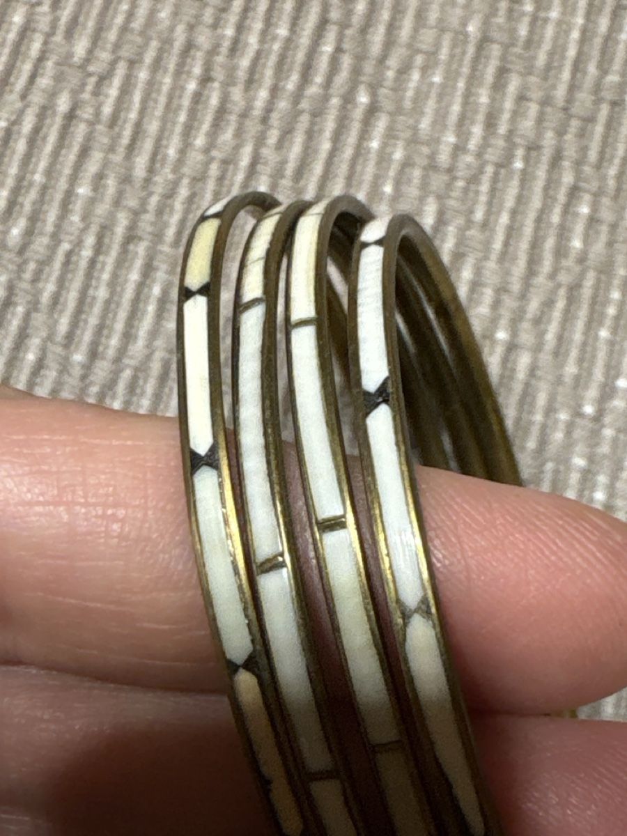 Bracciali & Braccialetti: 4 Armreif mit Muschel Einlage – Usato da Rümlang venduto da SchumBru10 2