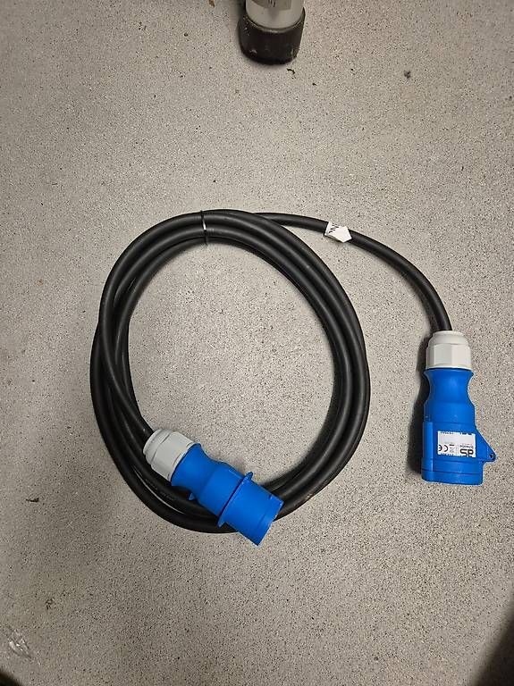 Kabel: diverse Stromkabel – Gebraucht aus Kloten von sgys 2